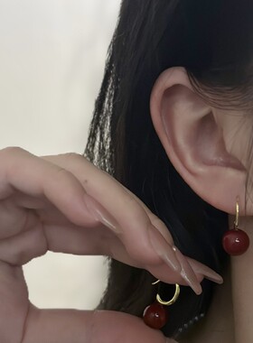 s925纯银耳环红珠C形耳钩女轻奢高级感复古气质耳钉红色过年耳饰
