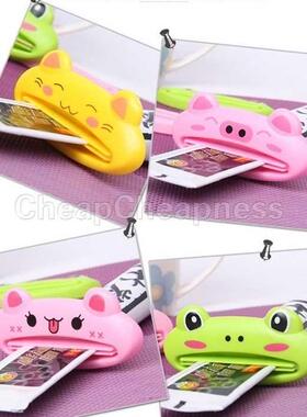 1PCS Creative Cartoon Cute Animal Multifunction Plastic Toot