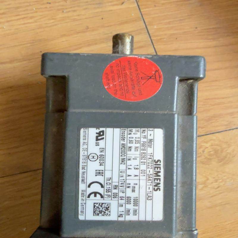 西门子伺服电机1FK7022-5AK71-1LA3，(议价）