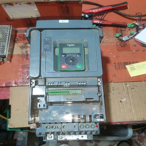 :施耐德变频器ATV610D15N4  15KW 不(议价）