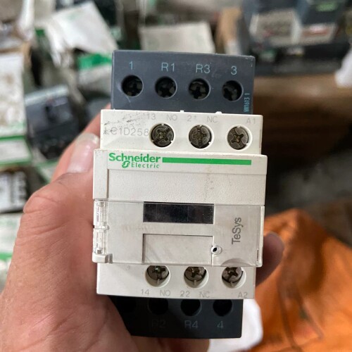 LC1D258E7C轻微使用痕迹，柜子拆机的，没有外包 议价