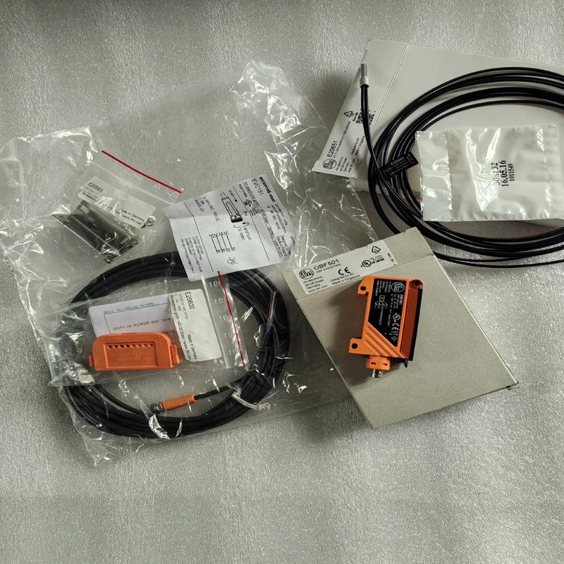 IFM易福门光纤放大器OBF501+电源线EVC15(议价）