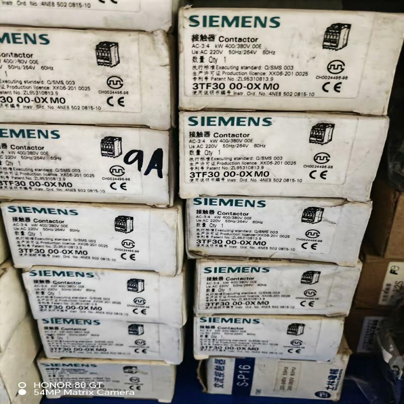 西门子接触器3TF30 00-0XM0 220V，库(议价）