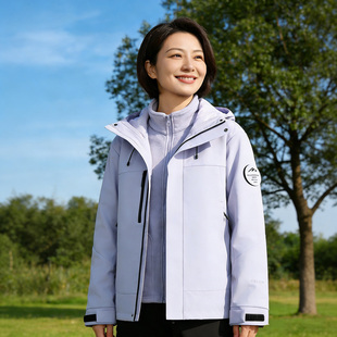 骆驼骑师中老年外套女冬季两件套妈妈装冲锋衣三合一2026新款春装