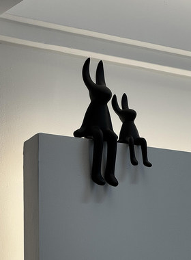 玄关卡通长耳兔陶瓷摆件高级感