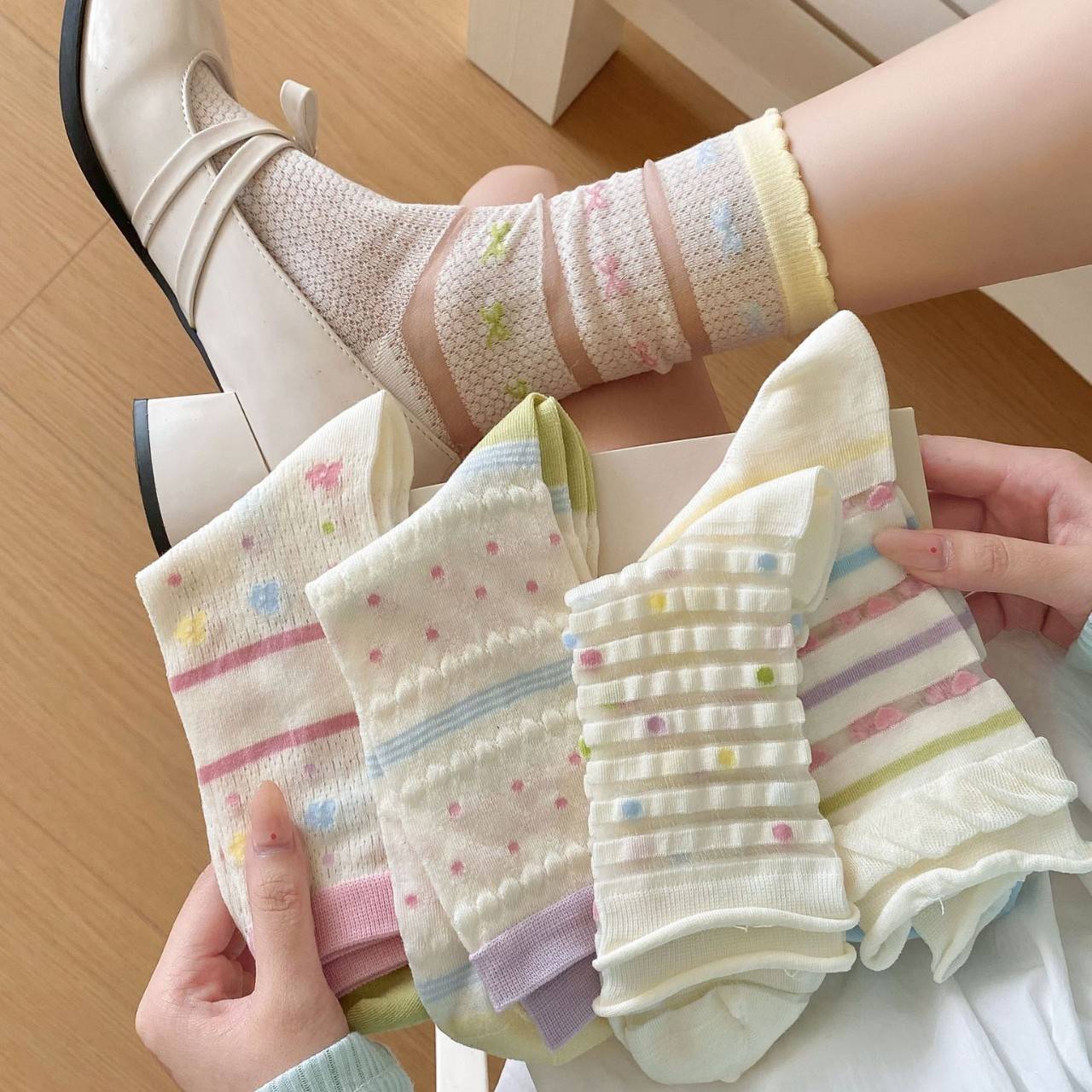 条纹花边蝴蝶结学院风夏季袜子女玻璃卡丝镂空网眼中筒抗起球无骨