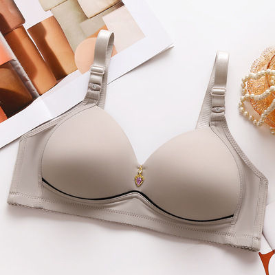 新款CD杯大码无钢圈舒适透气聚拢女士内衣无磁薄杯光面胖mm文胸罩