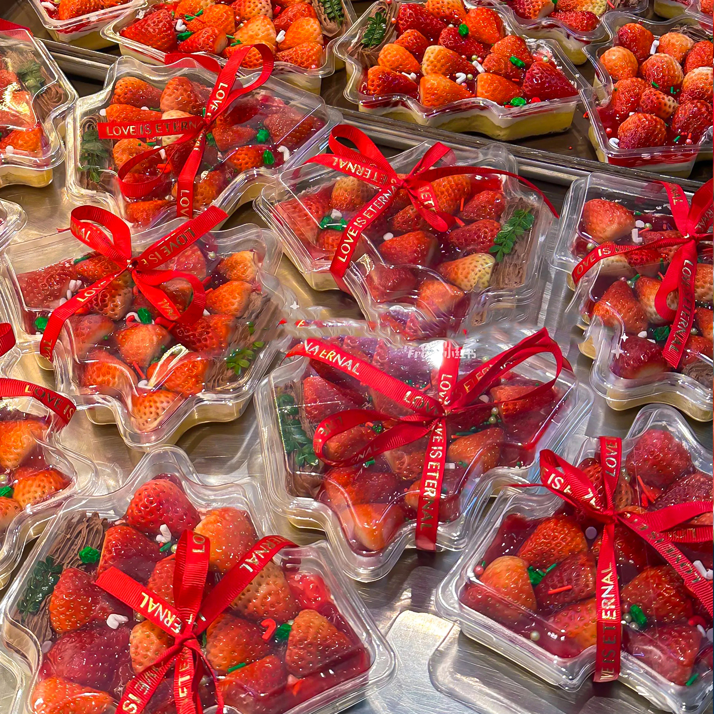 圣诞节仪式感圣诞树草莓盒子蛋糕