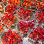 2025圣诞节仪式感圣诞树草莓盒子蛋糕装饰吸塑盒透明盒DIY蝴蝶结