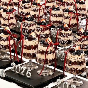 2026新年跨年夜聚餐碰碰杯奶油车厘子红酒杯蛋糕装饰数字蜡烛插件