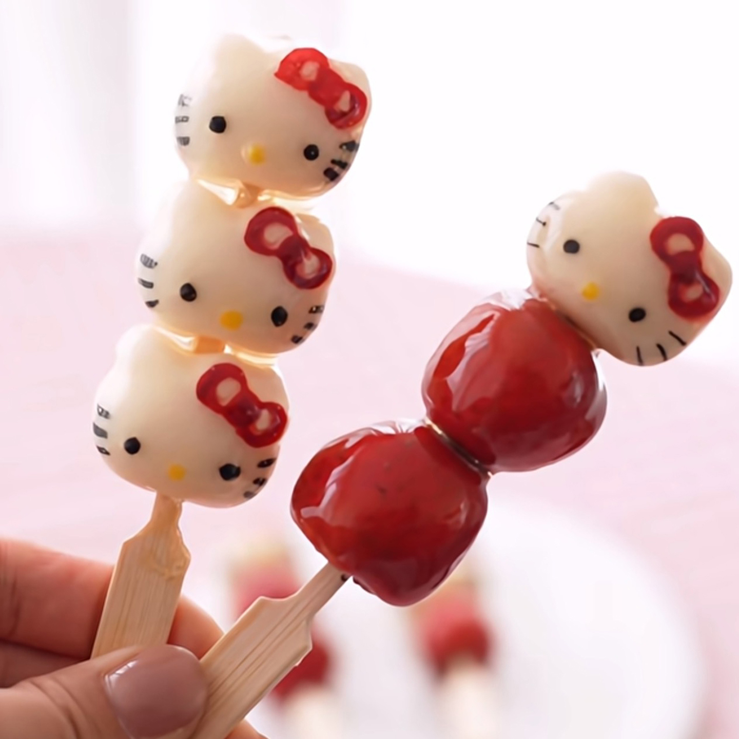 秋冬季第一串KT猫冰皮糖葫芦