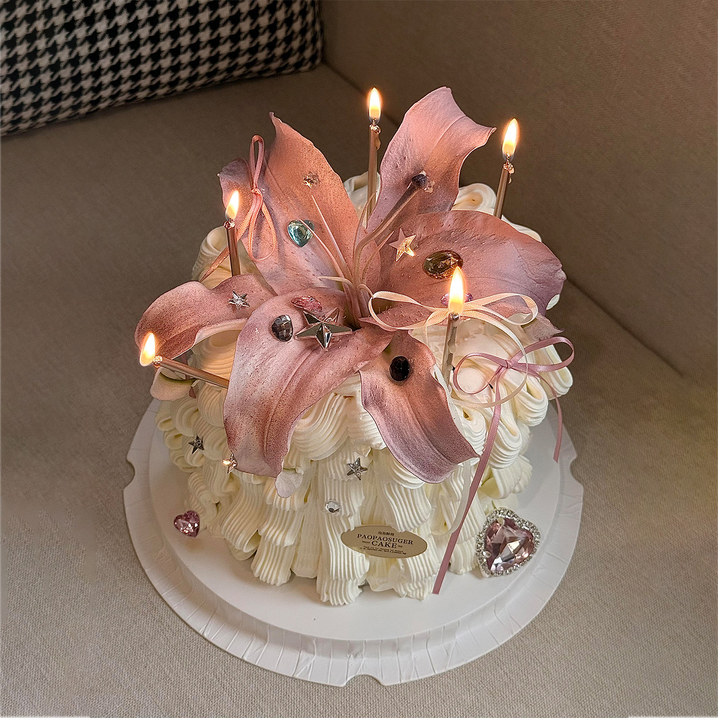高级感钻石百合花蛋糕装饰