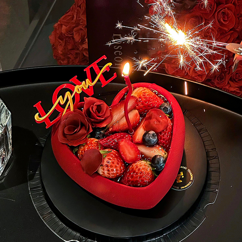 2.14情人节法式爱心草莓蛋糕装饰浪漫心形甜点模具LOVE亚克力插件