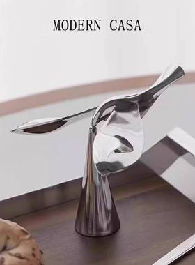 平衡鹰飞鸟开瓶器摆件重力鸟不倒翁家用客厅餐边柜桌面高级装饰品