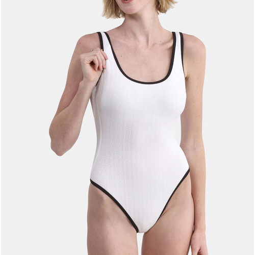 外贸品牌白色显瘦度假连体泳衣女