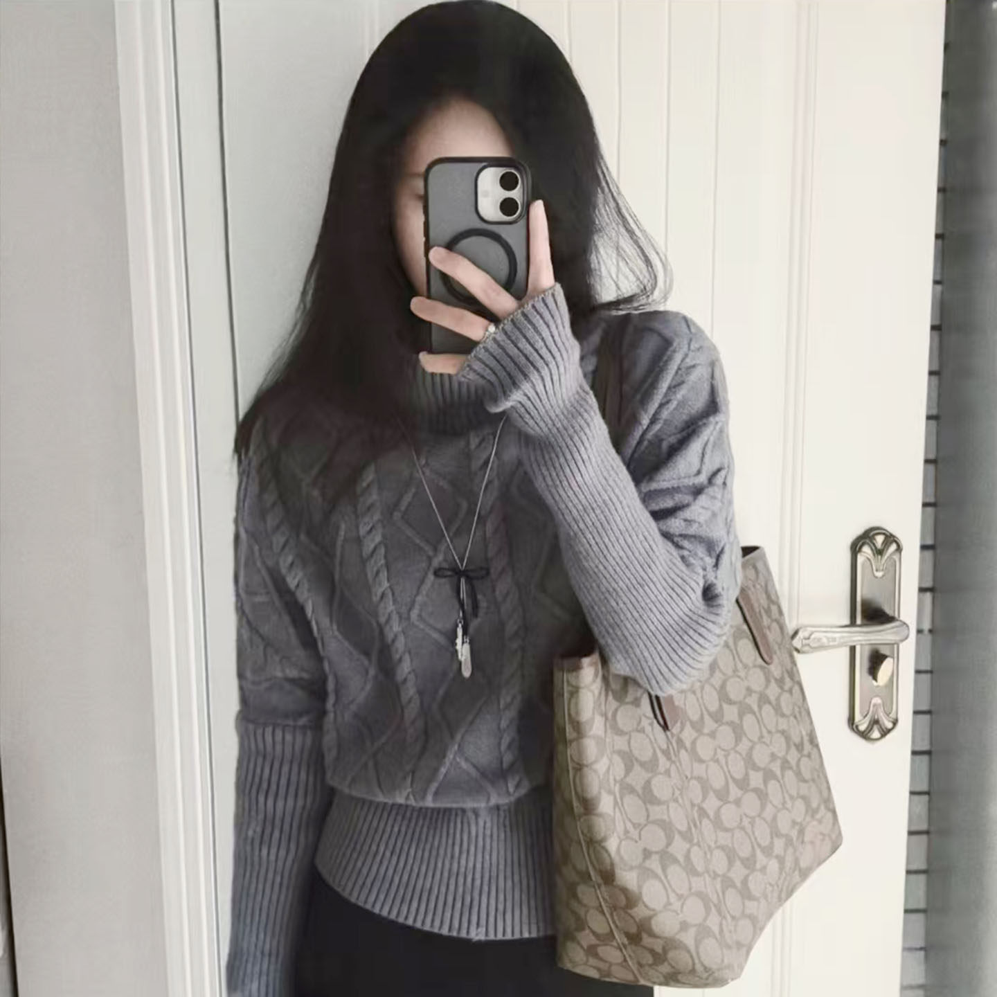 高级感麻花高领长袖针织衫女装灰色2025秋冬新款套头保暖上衣螺纹