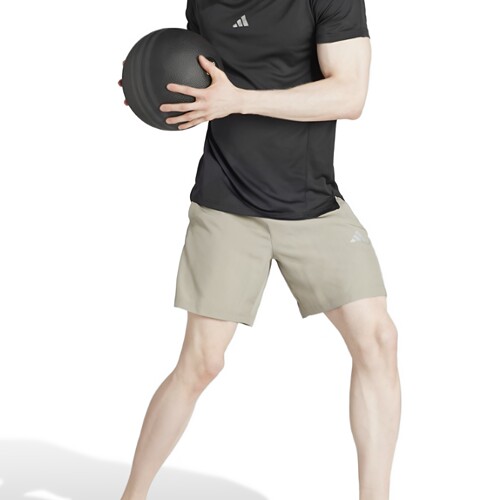 酷动城正品Adidas 男子轻薄透气舒适运动休闲速干短裤 IR5879
