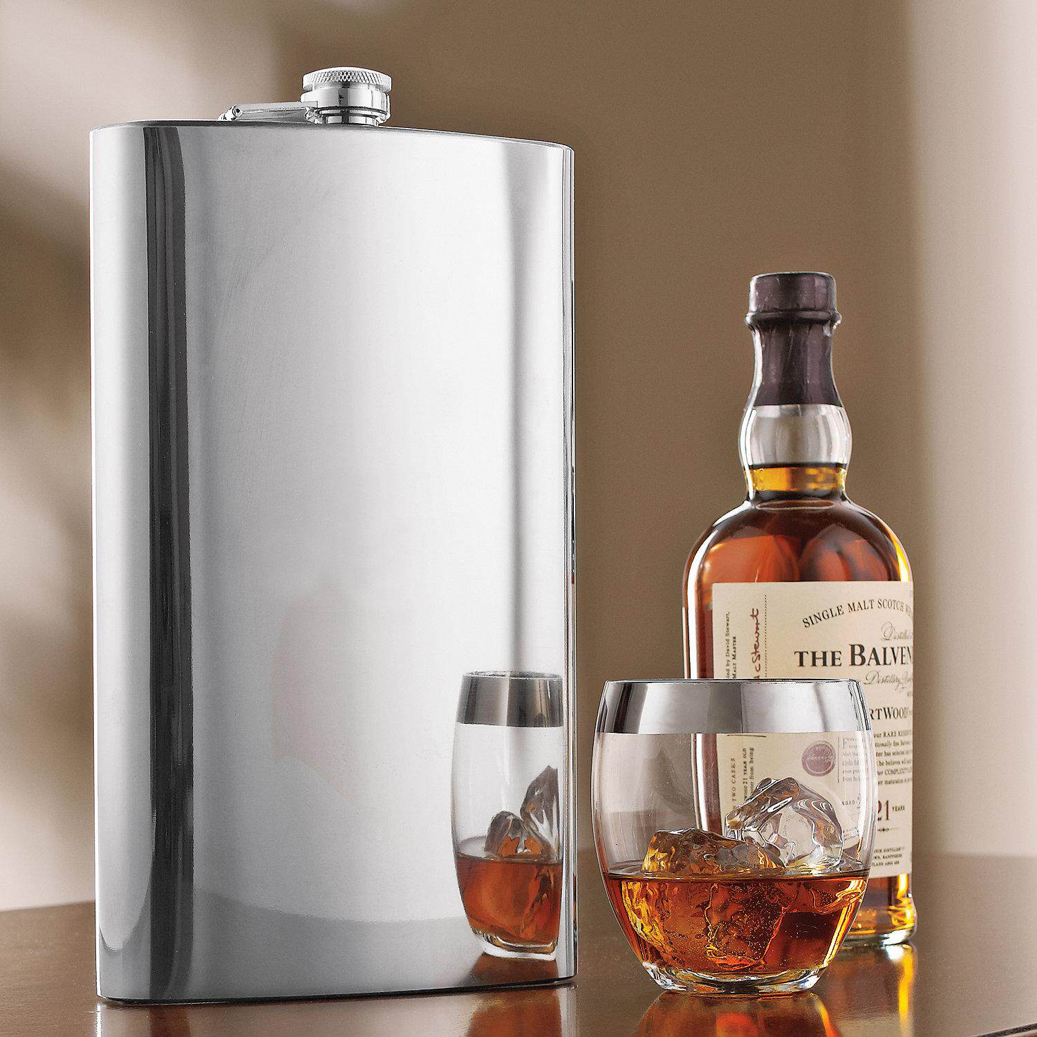 Wine Enthusiast-美国Stainless Steel 巨型抛光不锈钢酒壶 1.9L