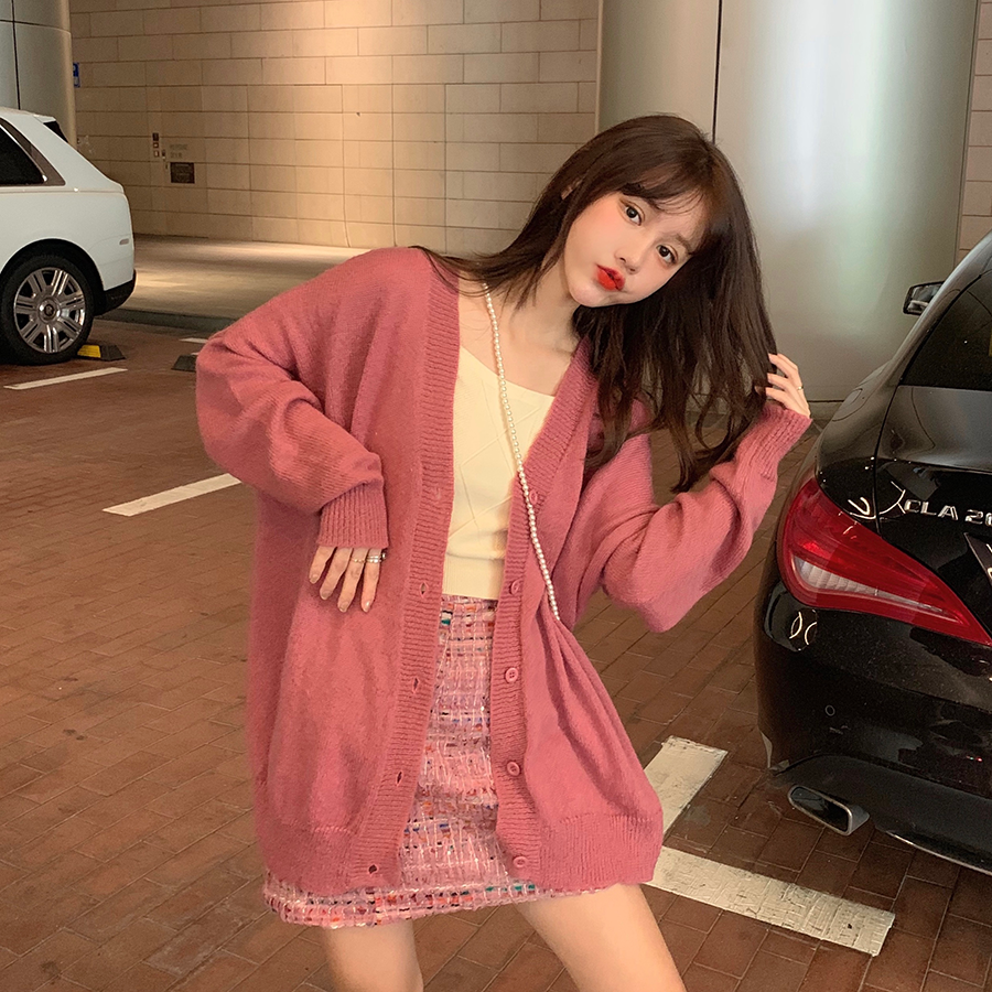 Real price pink sweater coat + knitting sling + small fragrance skirt