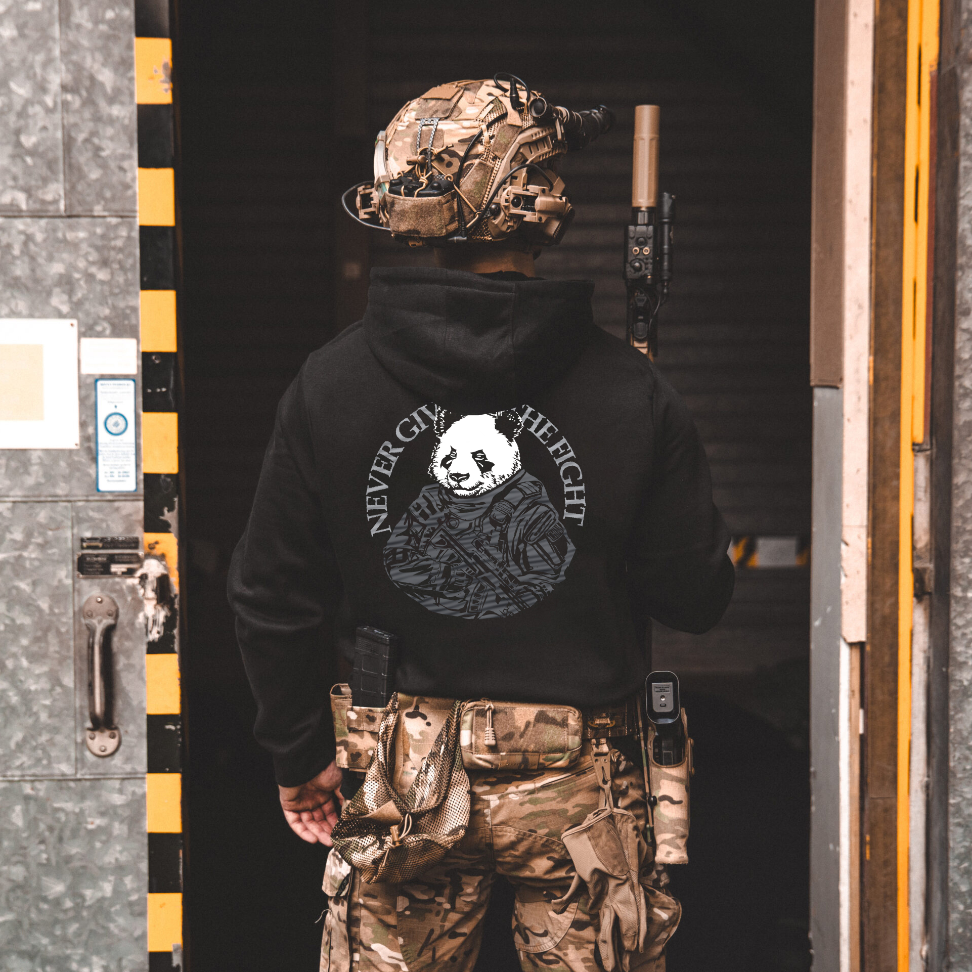 硬汉俱乐部 勇者无畏的熊猫战士  军潮风连帽卫衣 帽衫