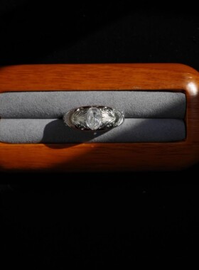 「旧时光的冰棱」复古镂空花丝马眼锆石开口钻戒雕花精致高级戒指