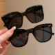 22#Черные солнцезащитные очки объединили две наряды