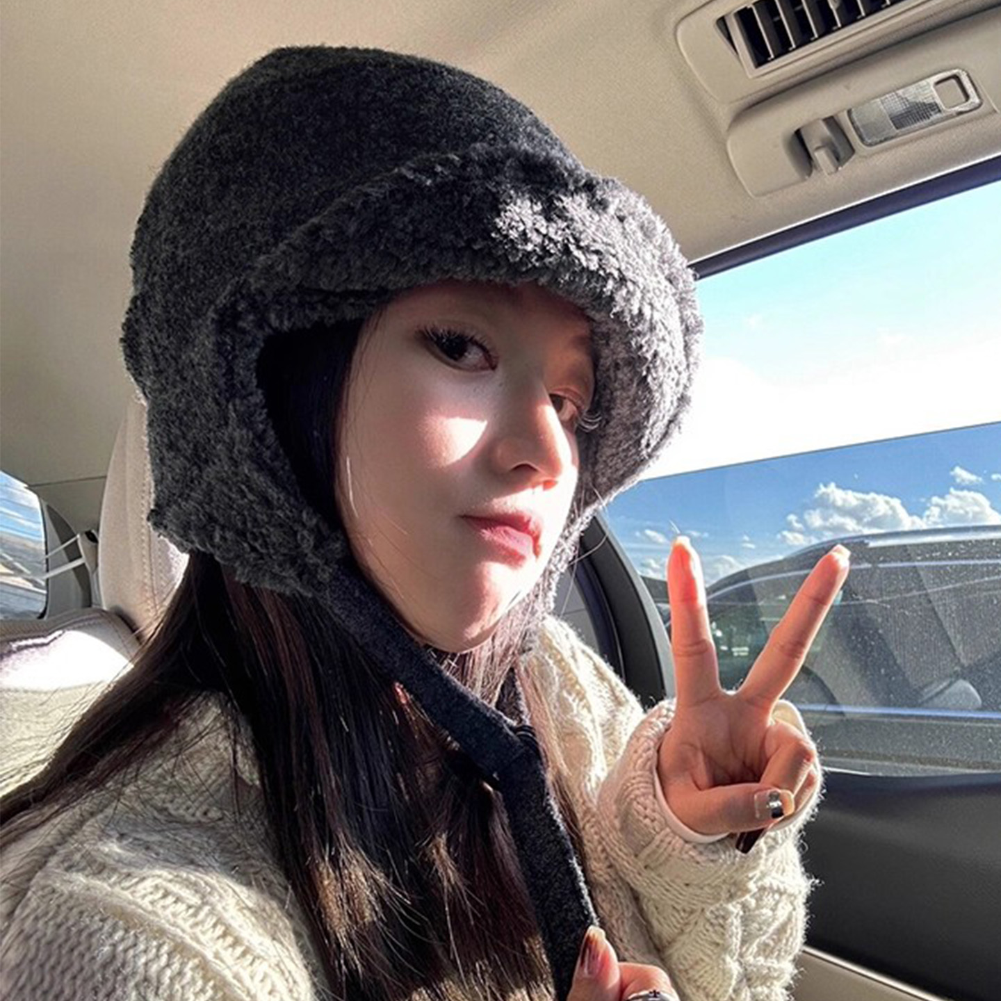 2025新款日系羊羔毛纯色雷锋帽女