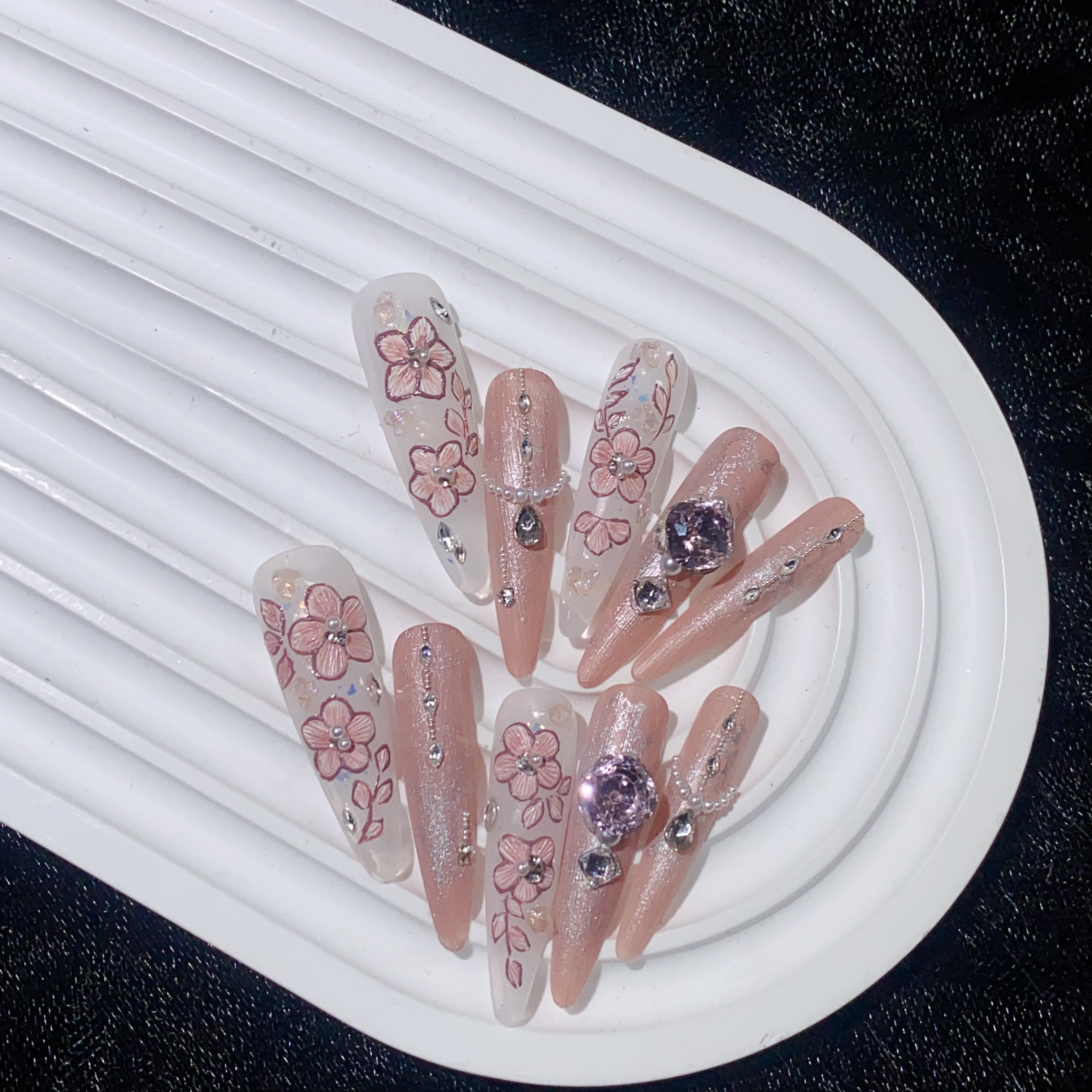 纯手工手绘刺绣穿戴甲