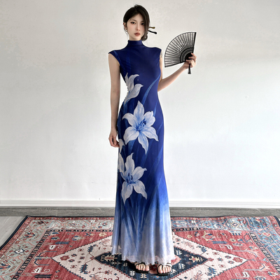 蓝田玉暖花卉印花渐变蓝色连衣裙
