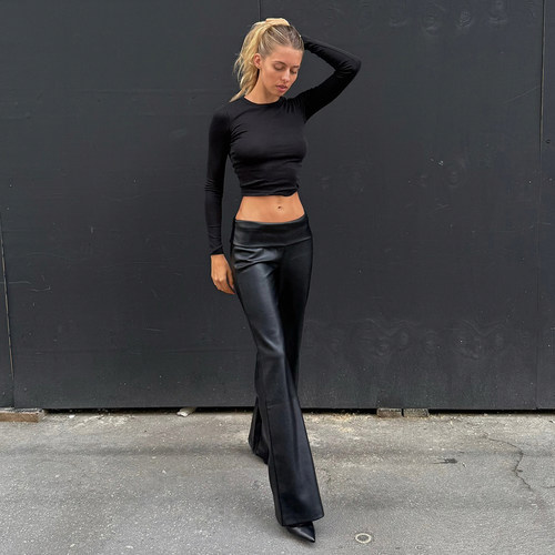 酷拽辣妹设计黑色皮革低腰直筒裤