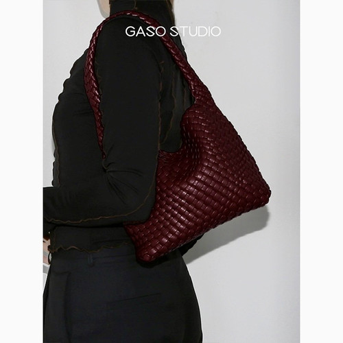 GASO小众设计感红色手工编织包