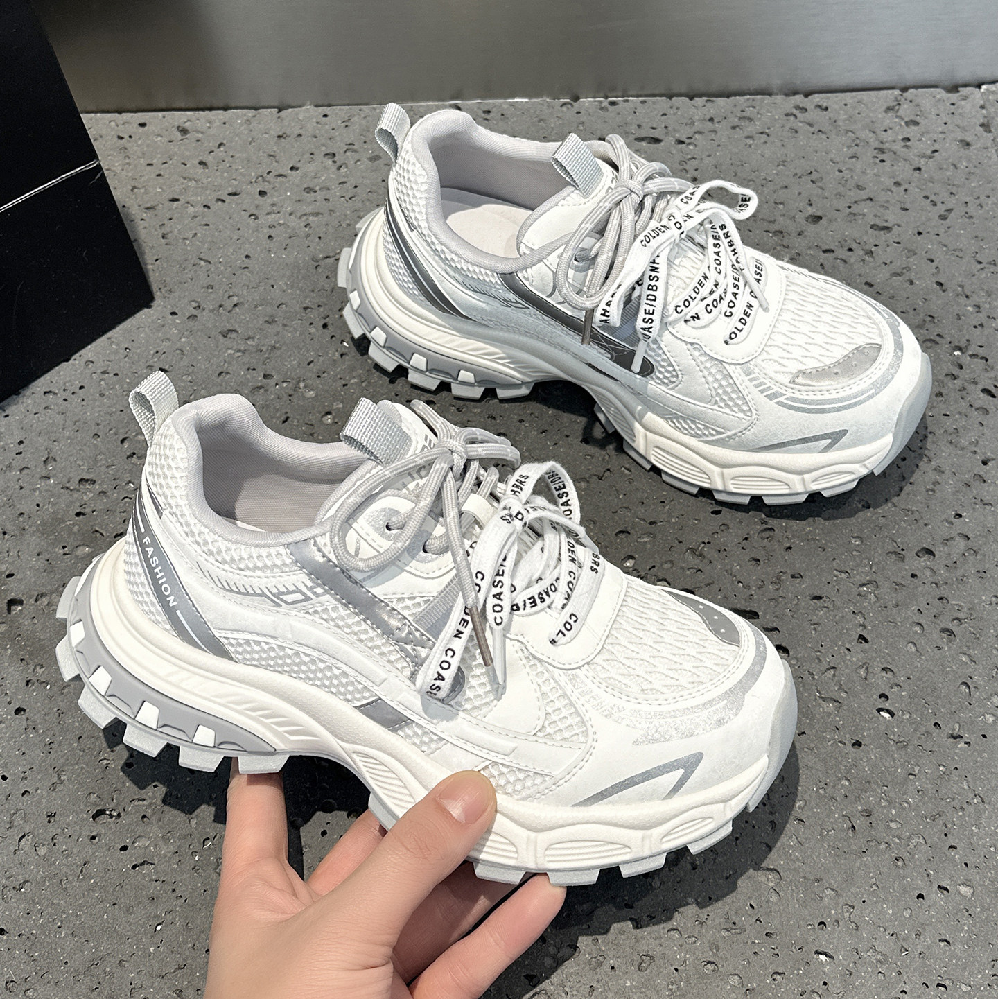 春季透气不累脚老爹鞋女2026新款爆款厚底软底圆头运动休闲跑步鞋