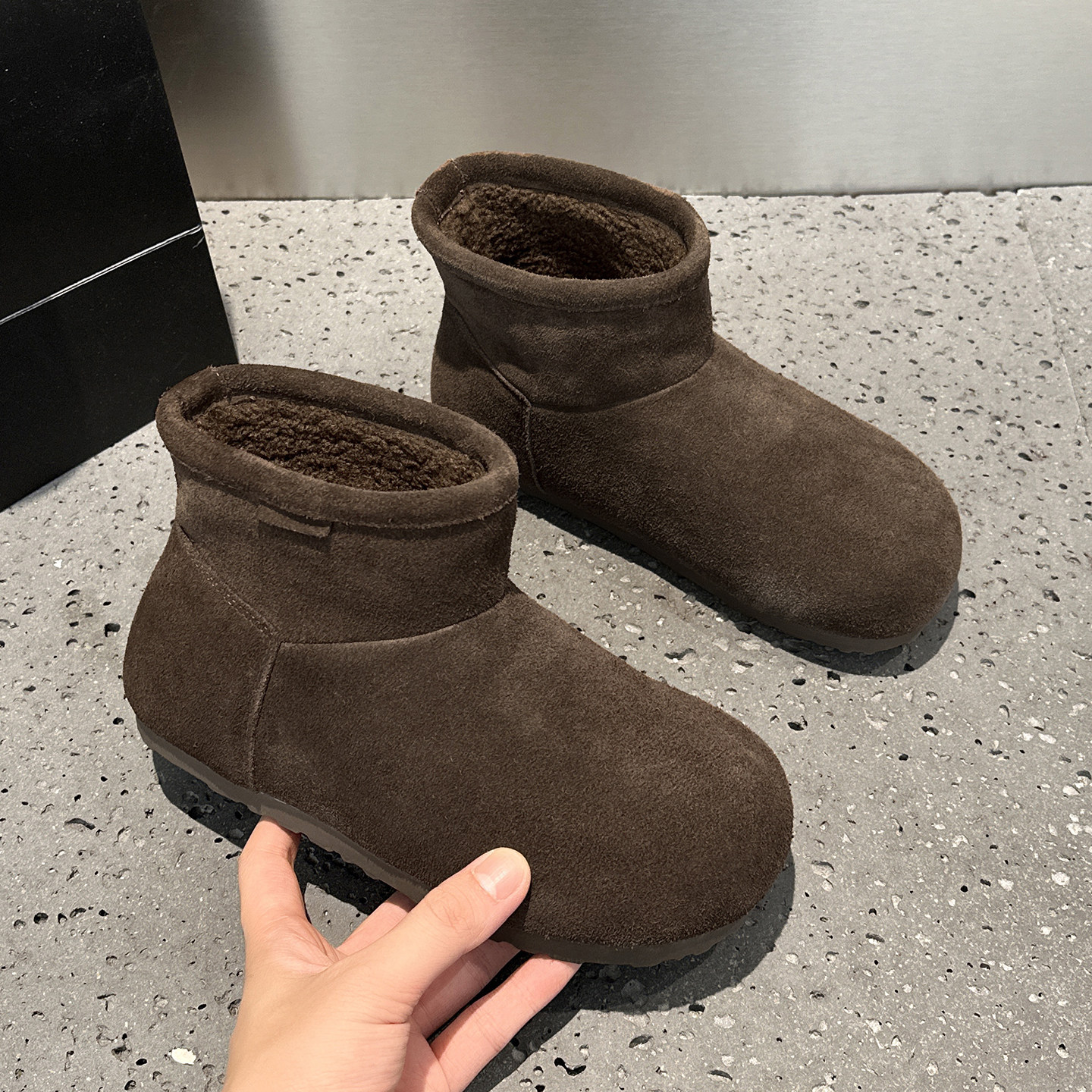 冬季保暖雪地靴女加绒加厚2025新款防滑平底高帮勃肯鞋软底小短靴