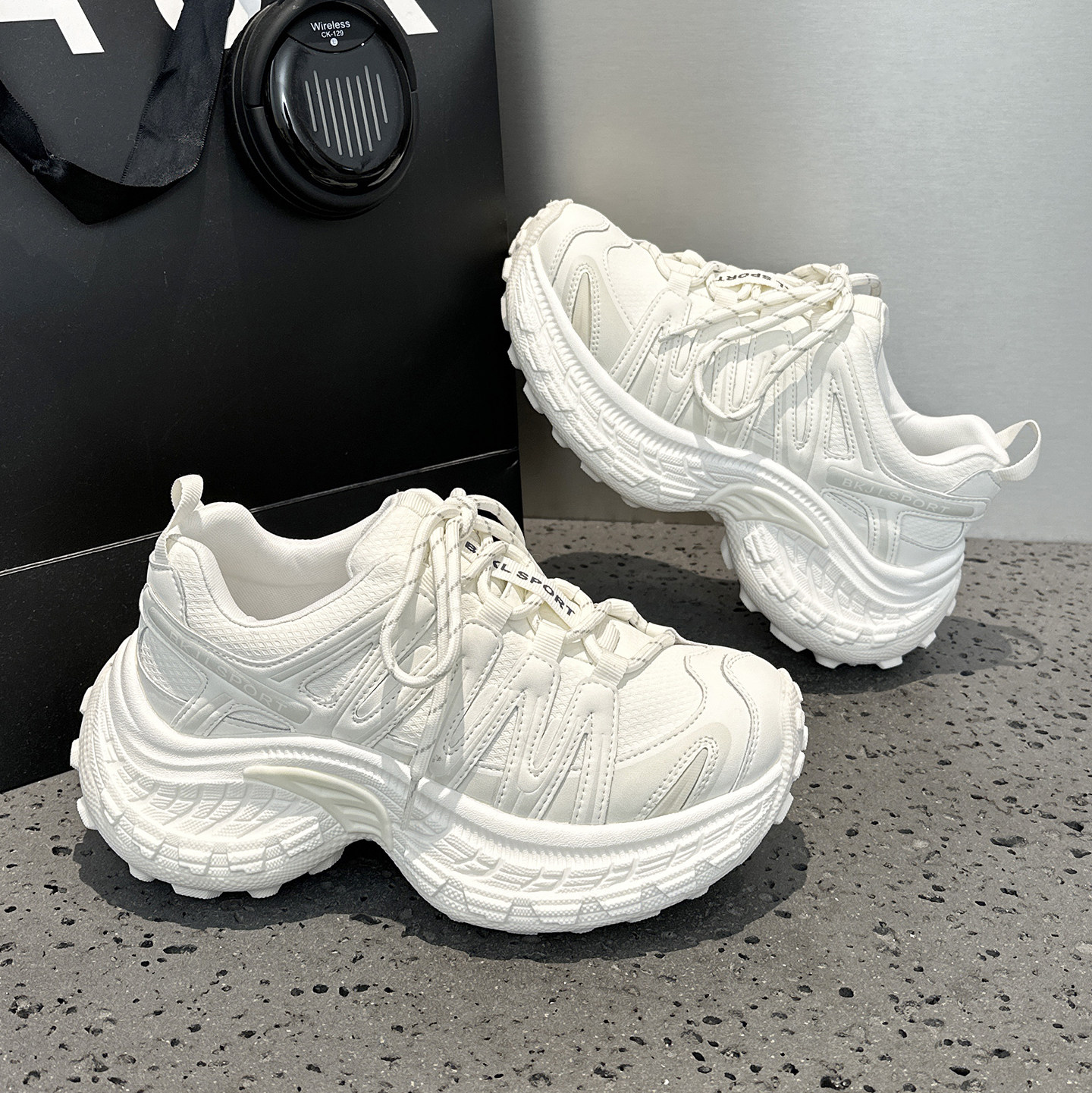 春季巨好看厚底老爹鞋女鞋2026新款透气小白鞋增高运动休闲跑步鞋