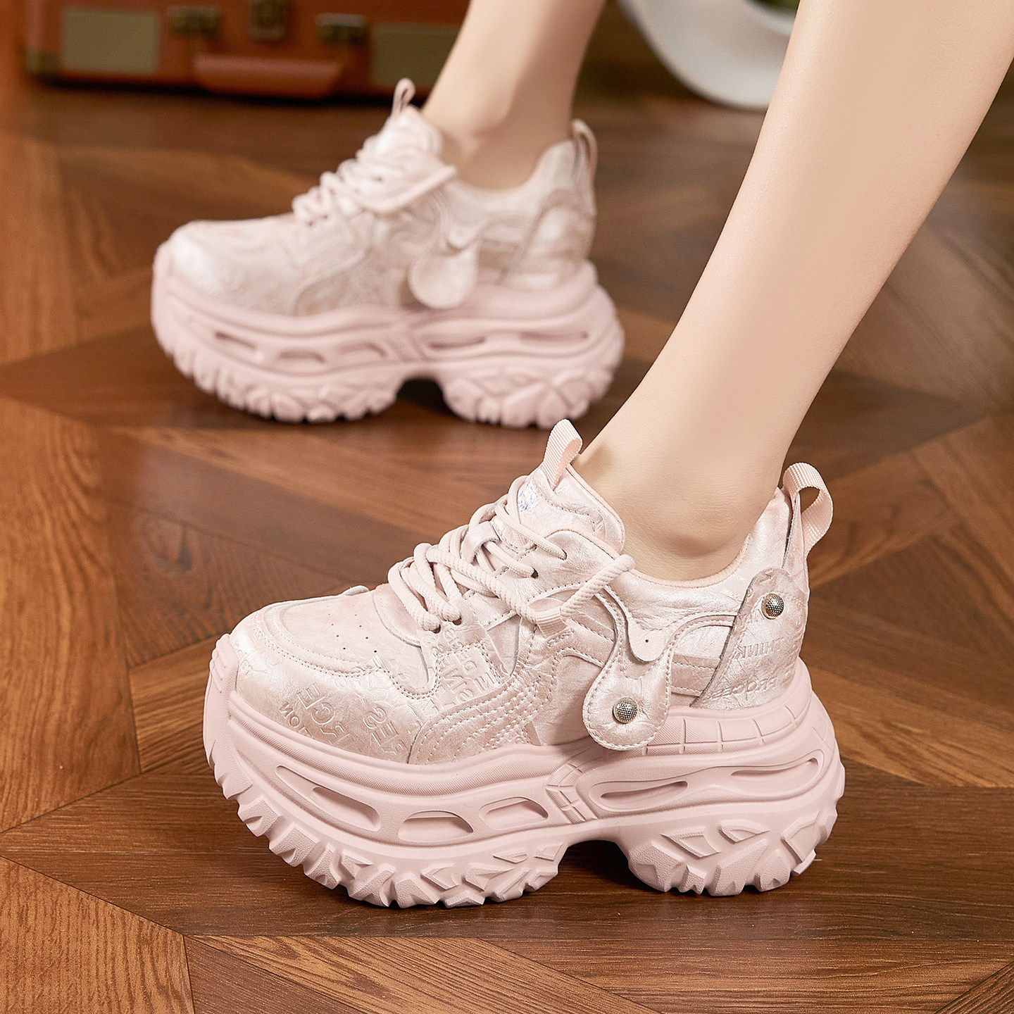 春季粉色时尚厚底老爹鞋女2026新款爆款洋气增高小个子松糕休闲鞋,女鞋,时尚休闲鞋,淘宝优惠券,粉丝福利购,淘宝优惠卷