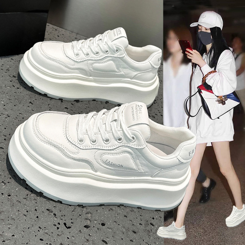 轻便超火小白鞋女款2026春季新款爆款厚底增高显脚小运动休闲板鞋