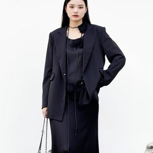 女士新款静奢风黑色长袖西装高级感时尚通勤显瘦宽松优雅白搭外套