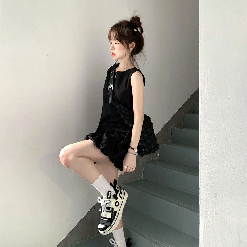 无袖背心连衣裙宽松花苞短裙图片