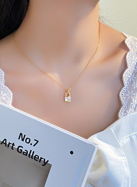 韩版时尚个性贝壳小锁头项链 简约小众气质吊坠锁骨链女铜镀真金