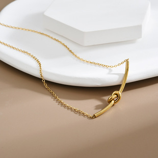 钛钢不掉色项链女高级感小众设计绳结吊坠锁骨链简约通勤百搭颈饰