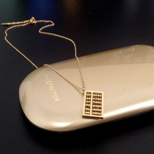 钛钢玫瑰金气质算盘项链女不掉色网红锁骨链韩国抖音同款气质吊坠