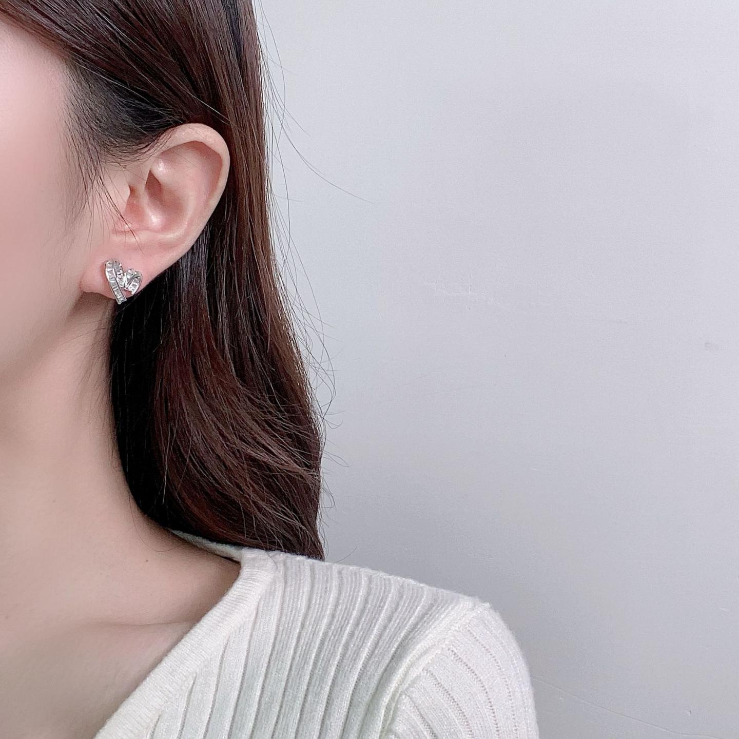 原创设计线条心形锆石耳钉时尚