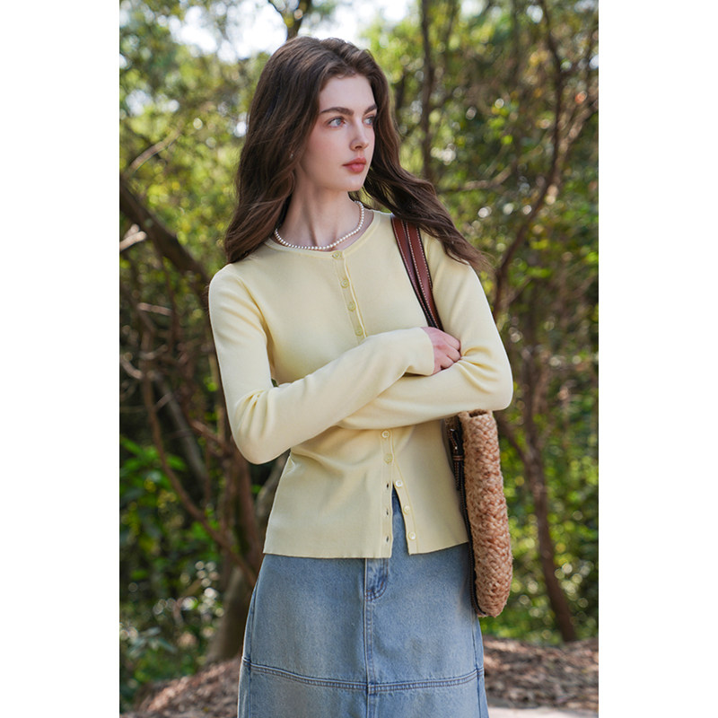 Miorastudio法式鹅黄色圆领单排扣羊毛针织上衣女 慵懒感优雅上衣,女装/女士精品,毛针织衫,淘宝优惠券,粉丝福利购,淘宝优惠卷