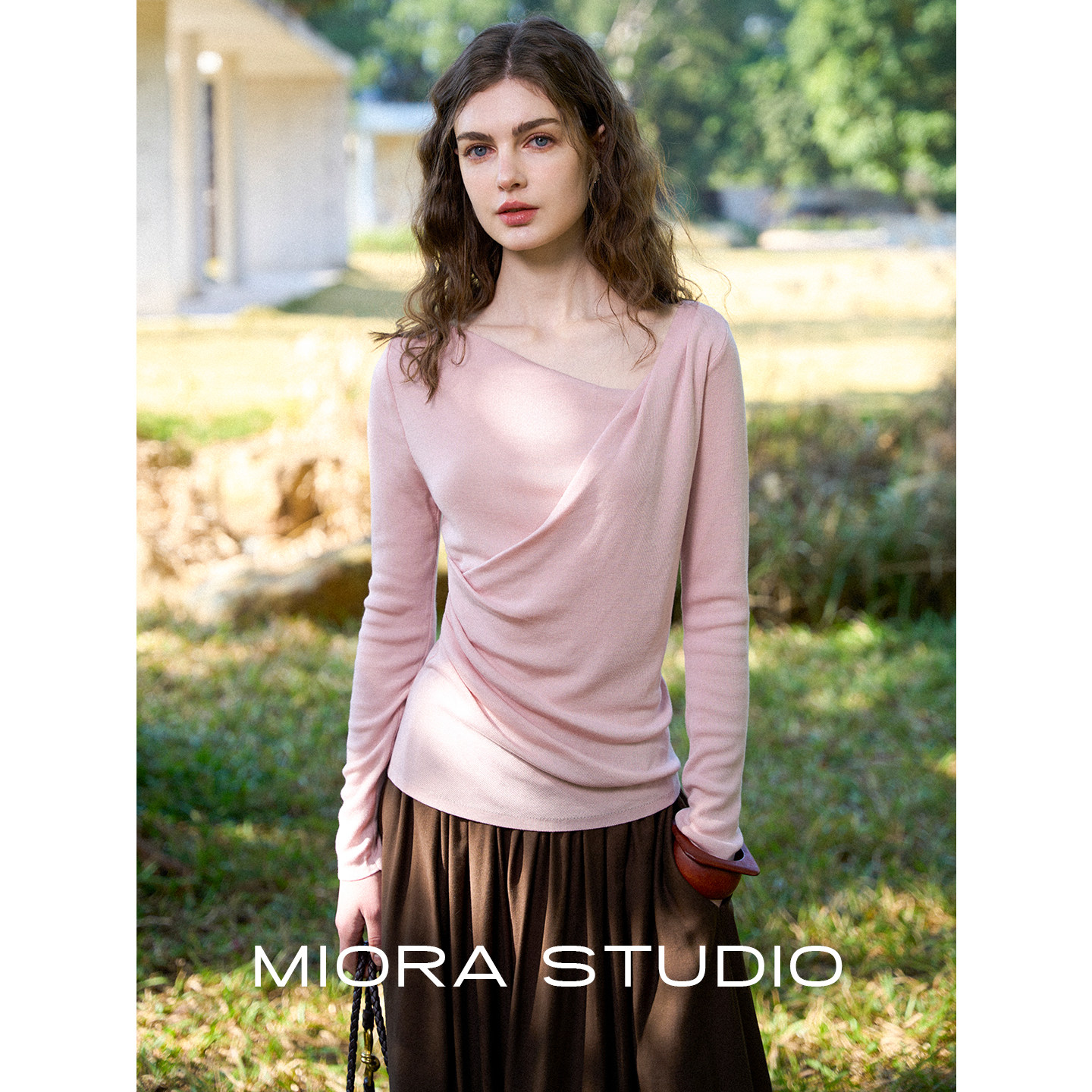 miorastudio法式樱花粉不规则领口针织修身褶皱长袖优雅气质上衣图片