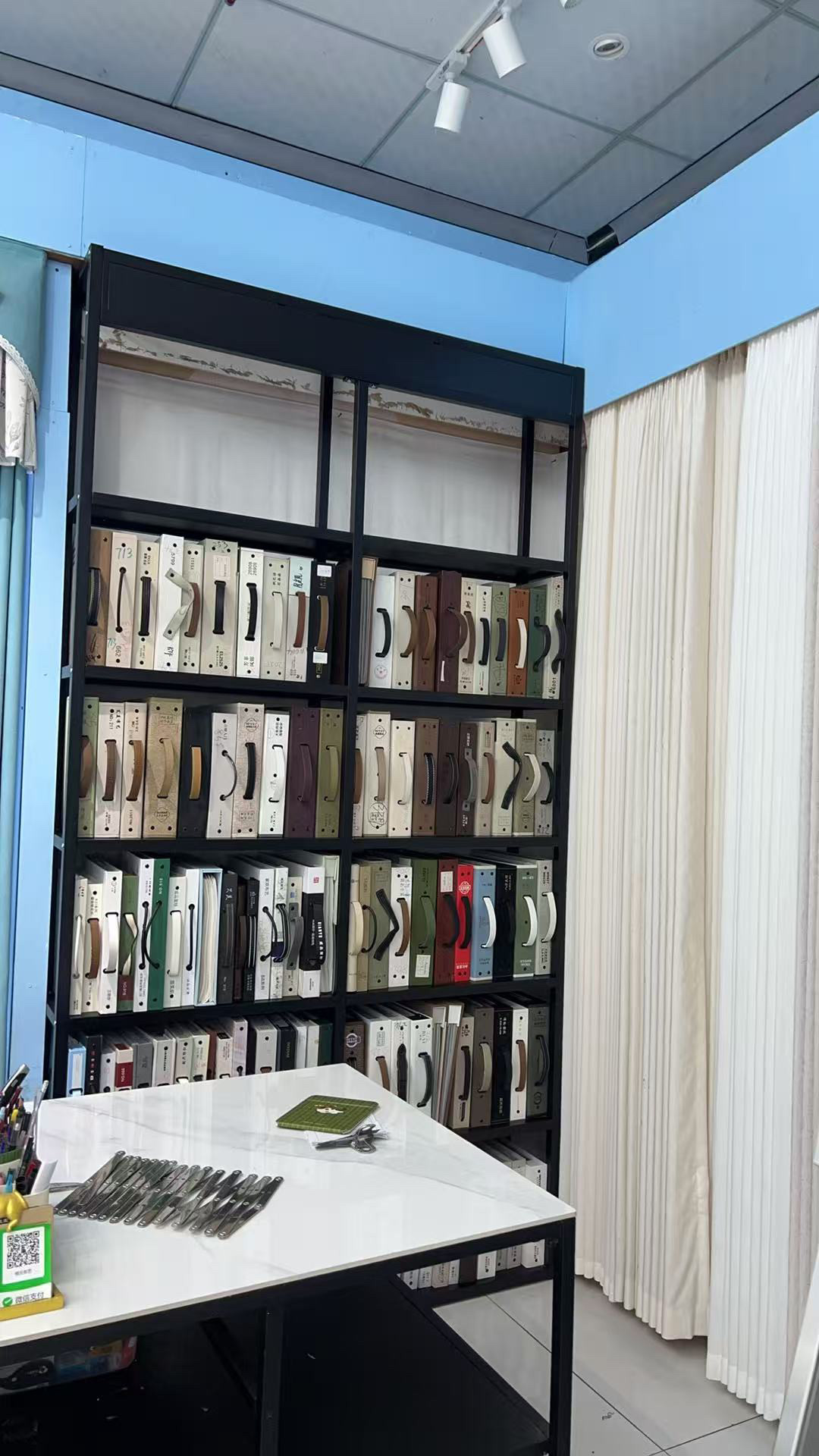 窗帘样品抱枕展示架软装布艺吊卡架墙纸壁布版本牢固陈列架落地式