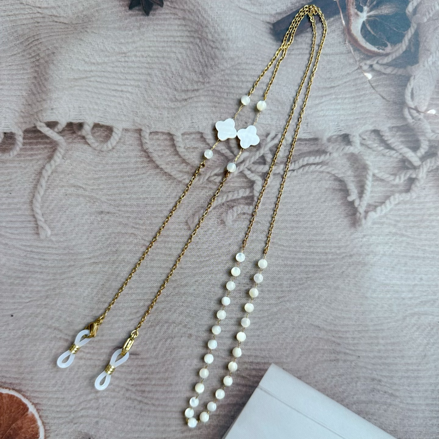 天然贝壳四叶草垂坠手工眼镜链原创口罩耳机挂脖绳项百搭太阳175