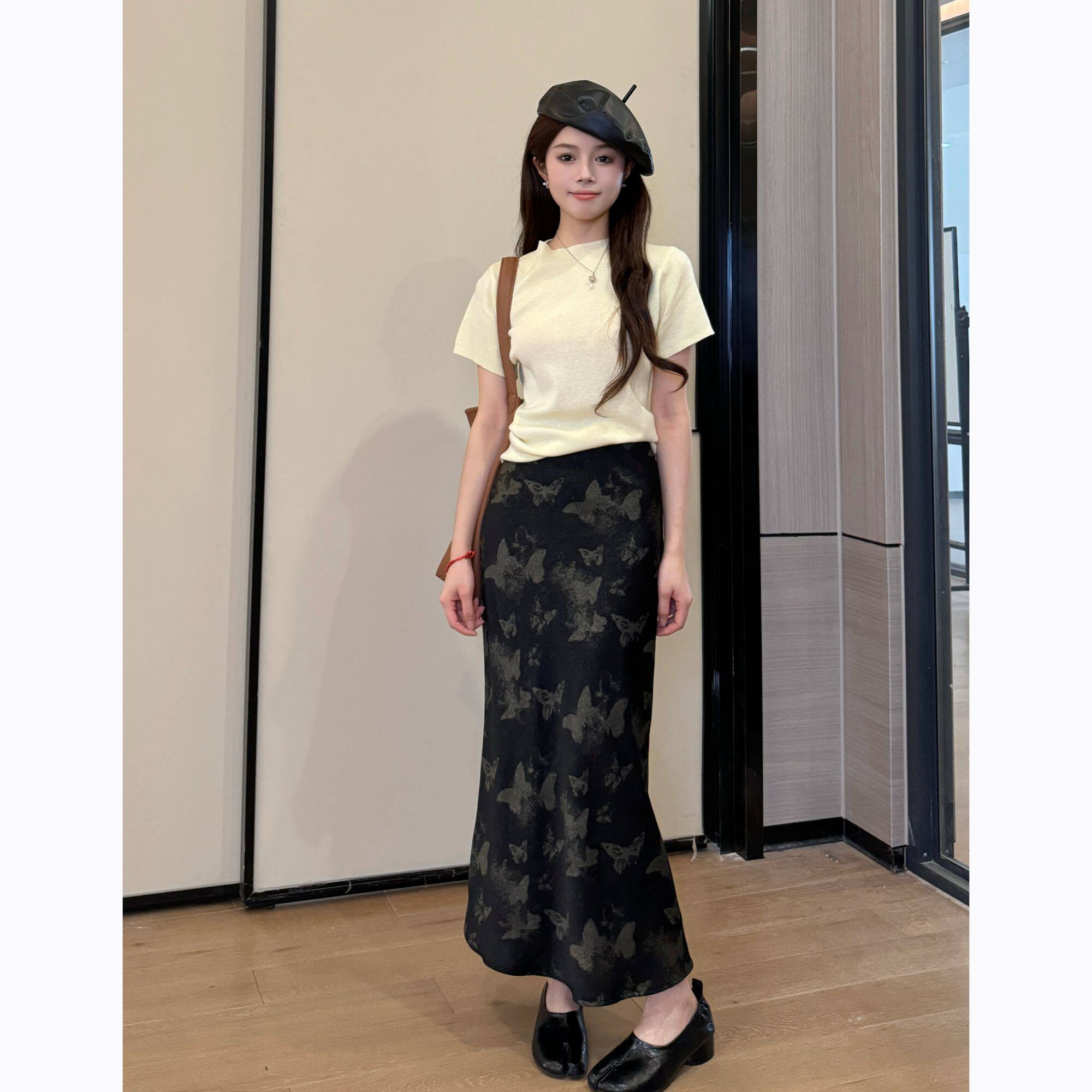 小子夏季高级气质新款缎面微鱼尾高腰中长款显瘦半身裙蝴蝶印花