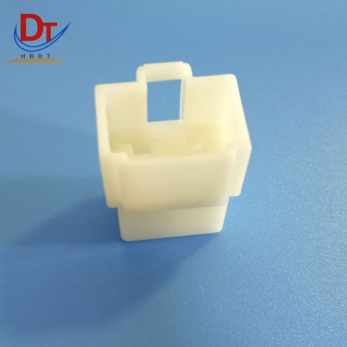 新能源汽车DJ7041-6.3-11连接器塑料插接件4孔护套国产型白色胶壳