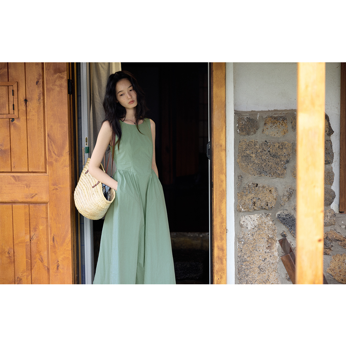 solighter法式圆领无袖连衣裙
