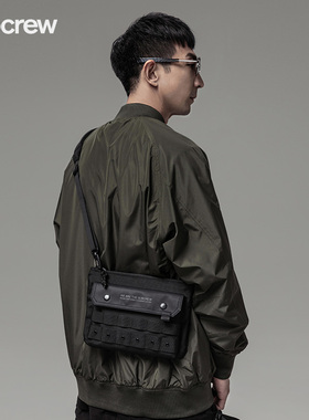 Subcrew李灿森潮牌斜挎包男士暗黑机能小方包休闲信封包单肩挎包